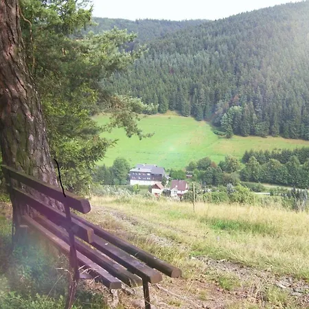 Obere Juchhe In Thüringen Kleines, Familiäres Mit 4 Zimmern Und Einem Geräumigen Apartment, Ideal Für Familien Und Kleine Gruppen