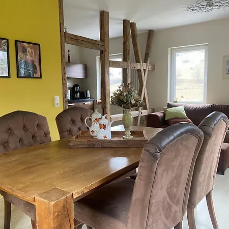 Obere Juchhe In Thüringen Kleines, Familiäres Mit 4 Zimmern Und Einem Geräumigen Apartment, Ideal Für Familien Und Kleine Gruppen Gasthof