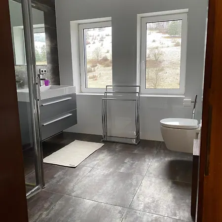 Obere Juchhe In Thüringen Kleines, Familiäres Mit 4 Zimmern Und Einem Geräumigen Apartment, Ideal Für Familien Und Kleine Gruppen 3*
