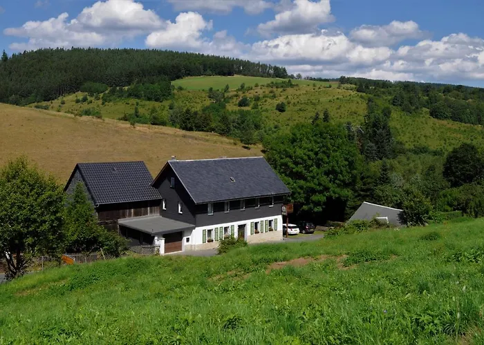 Familie Pension Obere Juchhe, vakantiewoning en kamers Gräfenthal