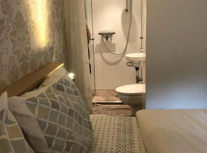 Familie Pension Obere Juchhe, vakantiewoning en kamers Gräfenthal